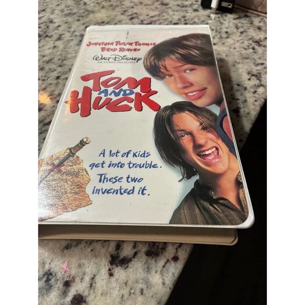 Walt Disney pictures, Tom and Huck